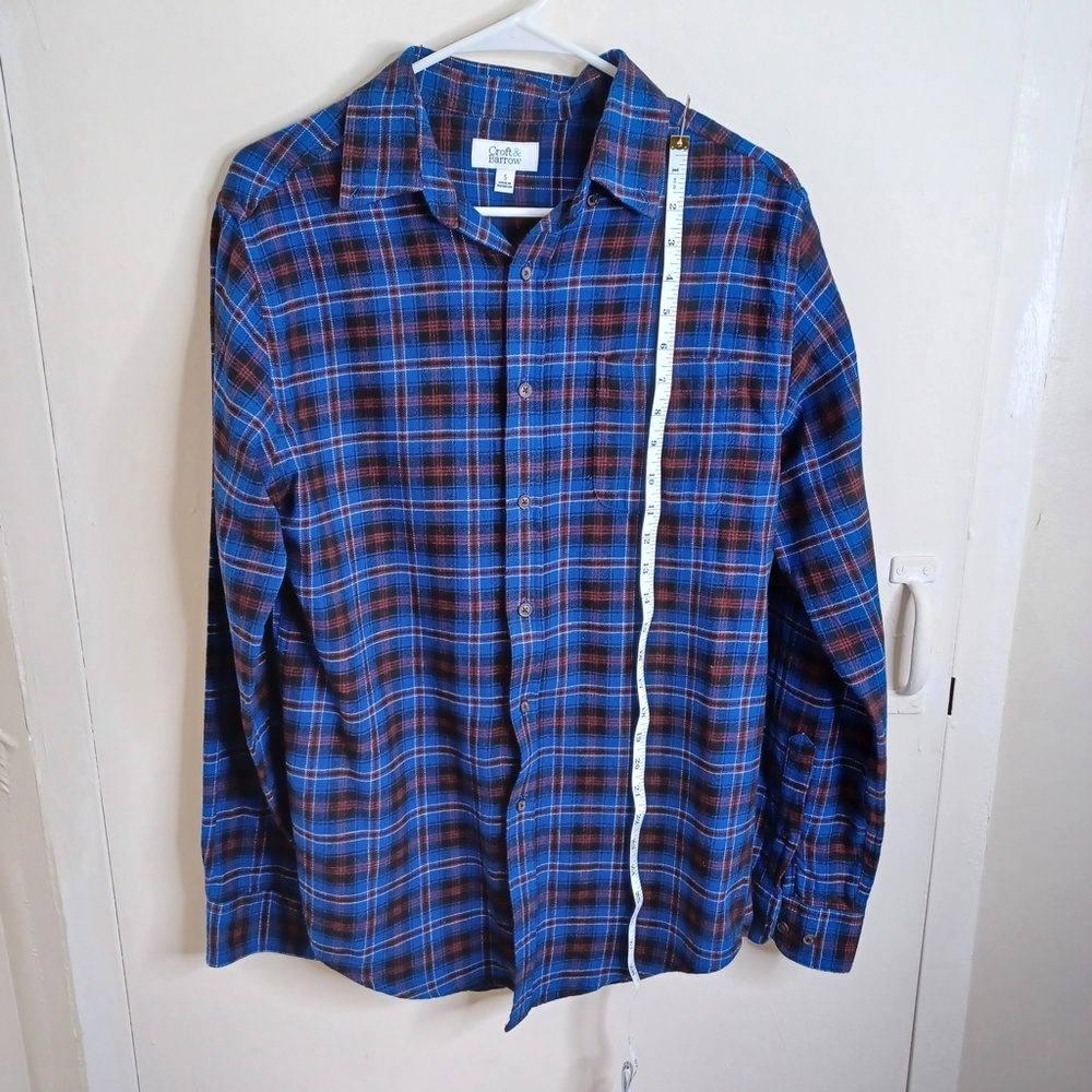 Men's Croft & Barrow blue plaid shirt. Size small.